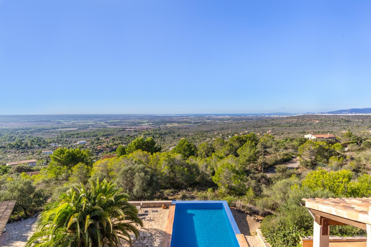 Exclusive country house in Puntiró with fantastic views