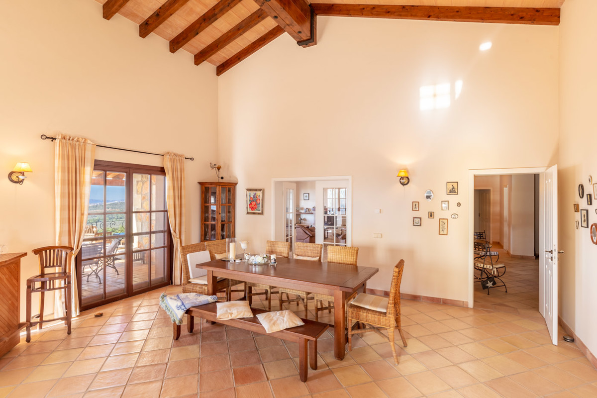 Exclusive country house in Puntiró with fantastic views