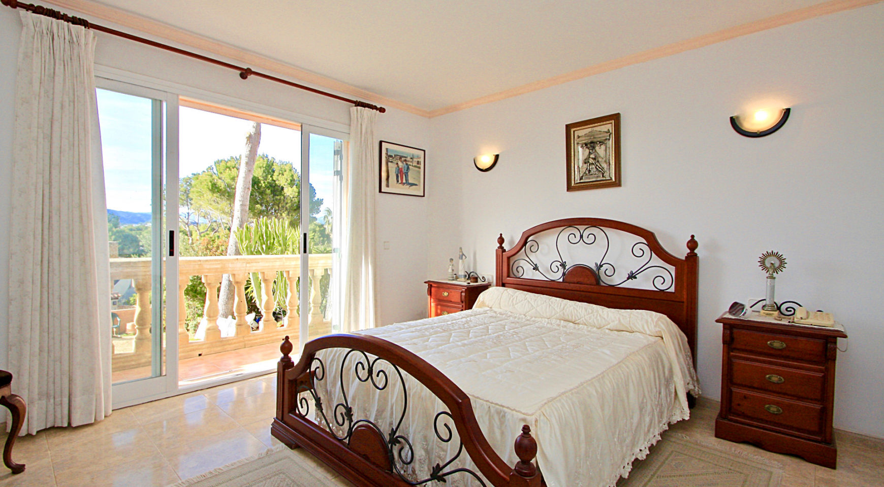 Mediterranean style villa with bay views Santa Ponsa