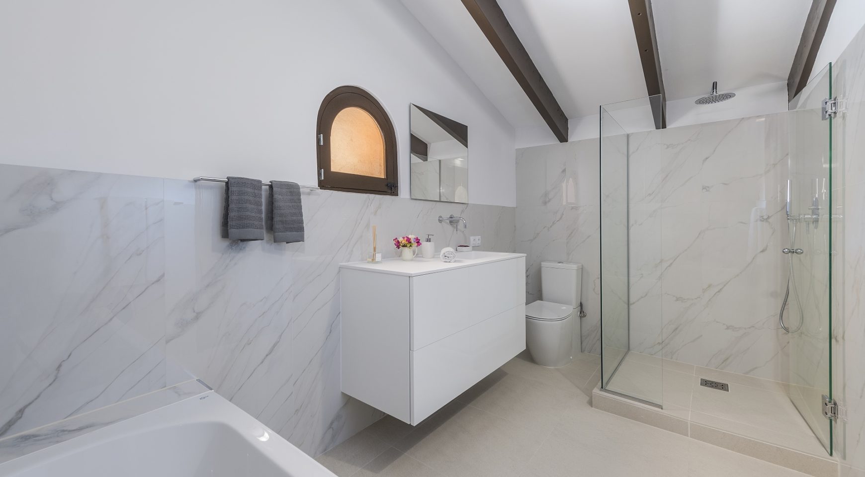  Idyllic location: Natural stone finca near Andratx 