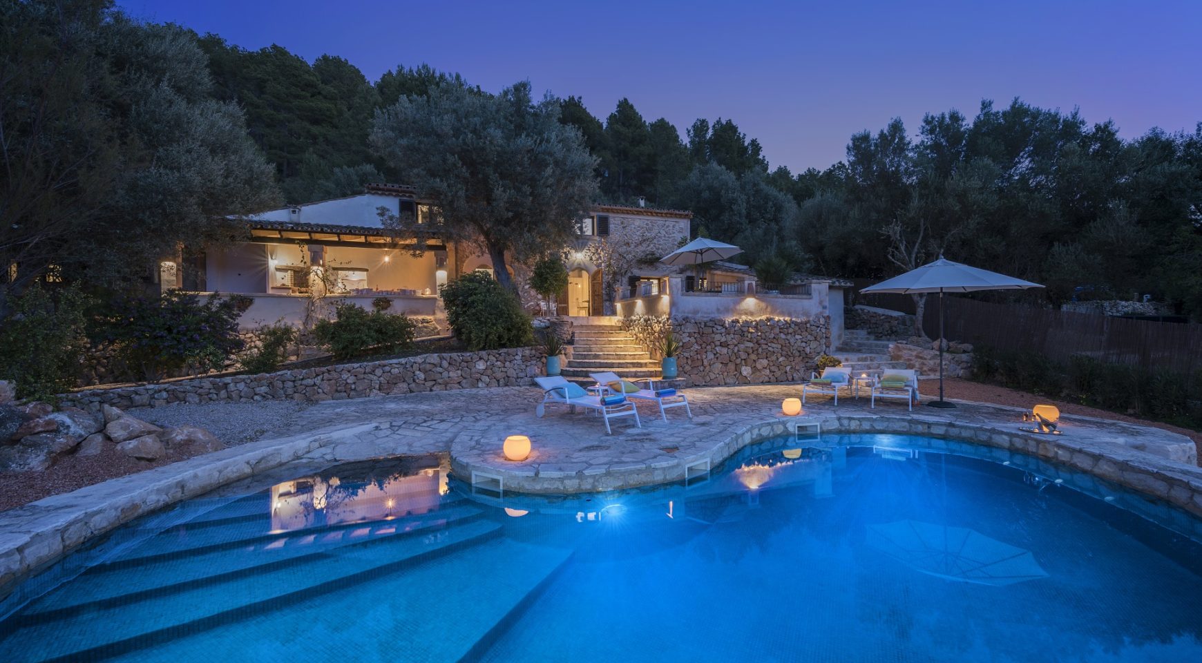  Idyllic location: Natural stone finca near Andratx 