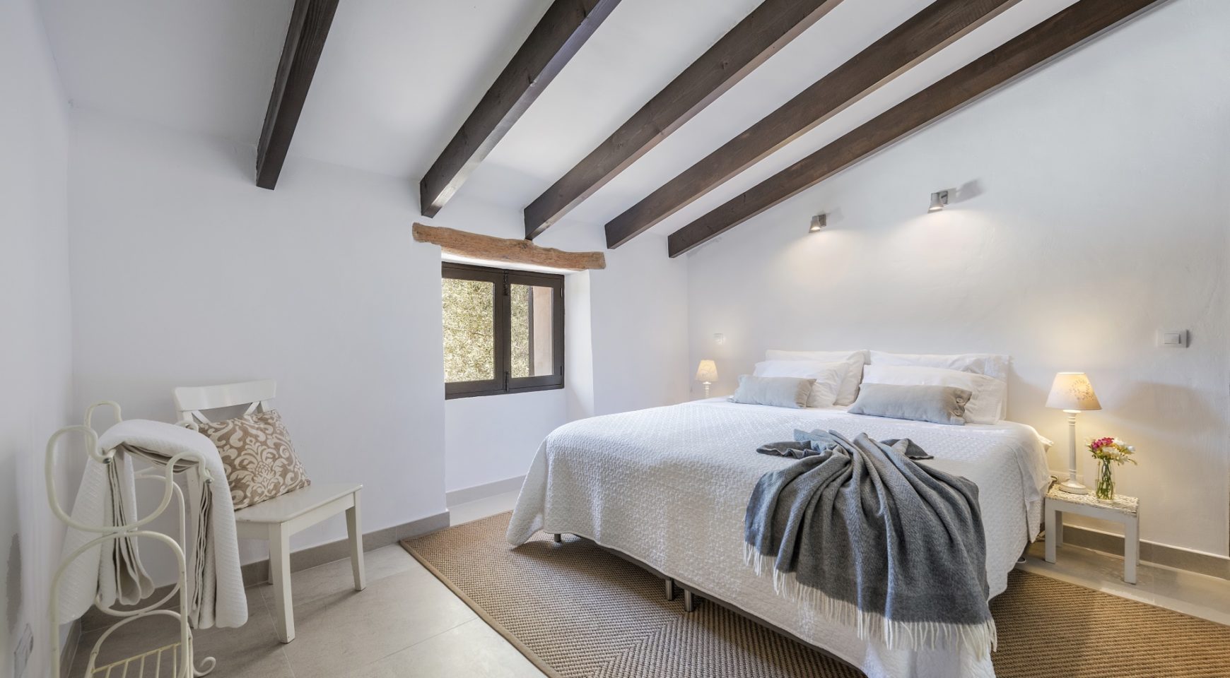  Idyllic location: Natural stone finca near Andratx 