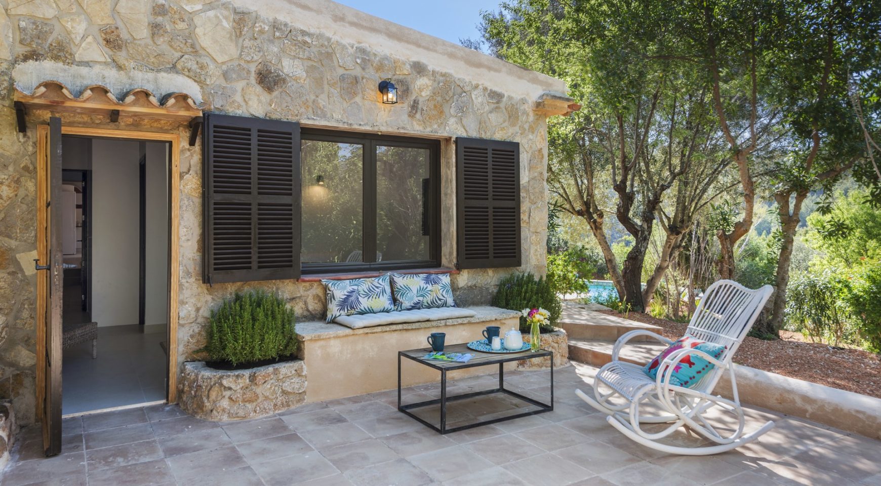  Idyllic location: Natural stone finca near Andratx 