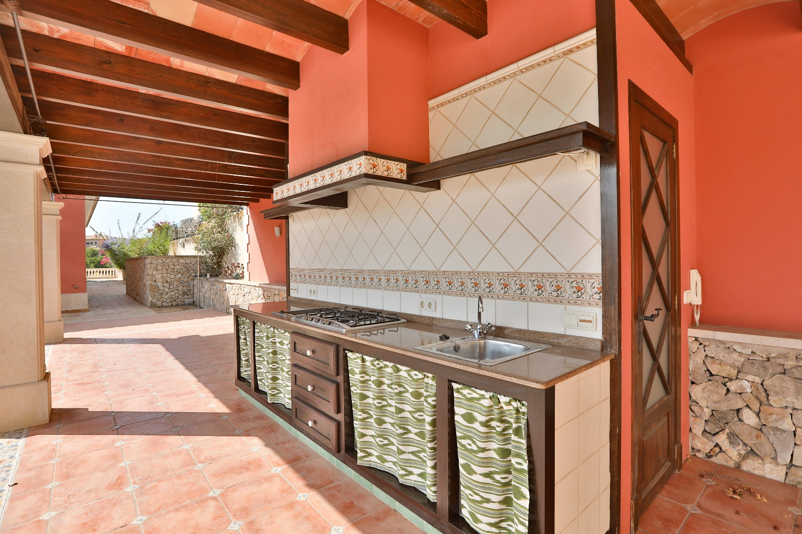 Spacious villa in Bendinat with seaviews