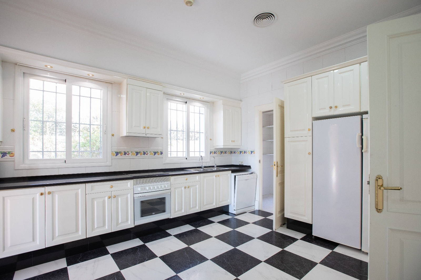 Spacious villa in Bendinat with seaviews