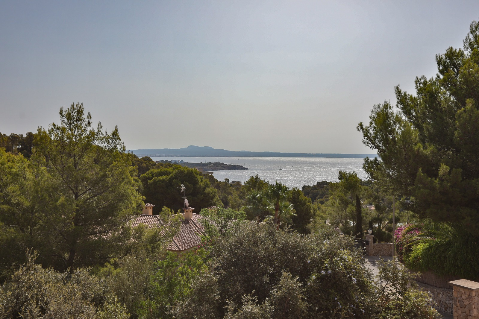 Spacious villa in Bendinat with seaviews