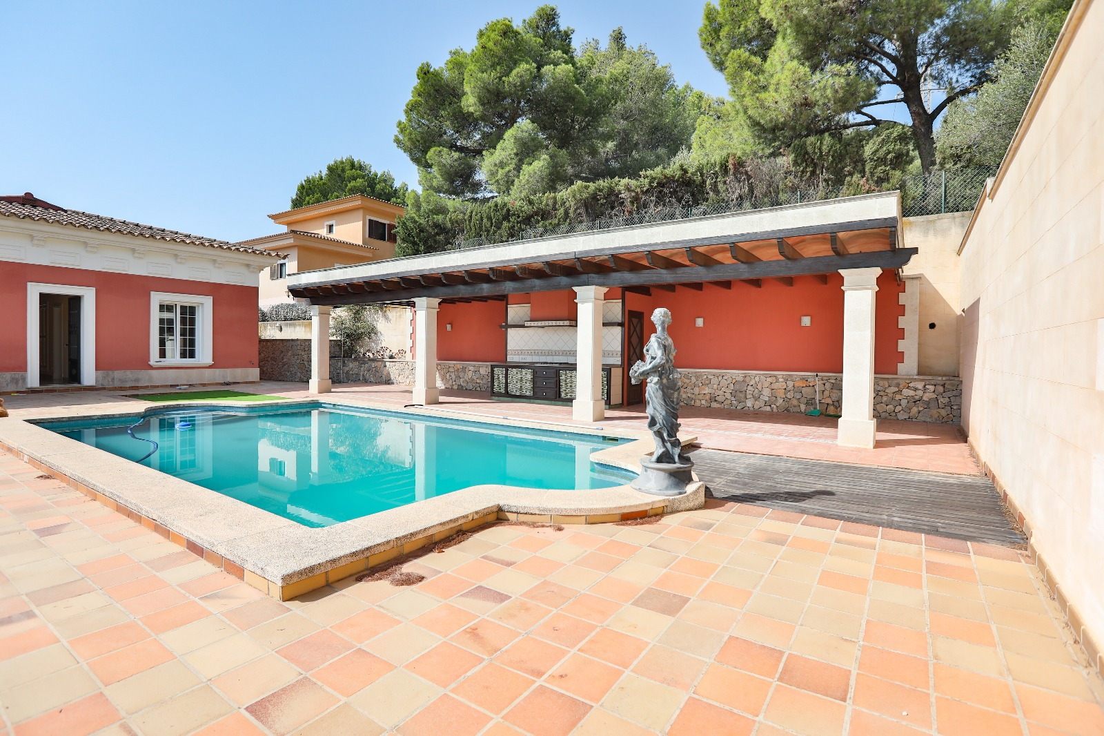 Spacious villa in Bendinat with seaviews