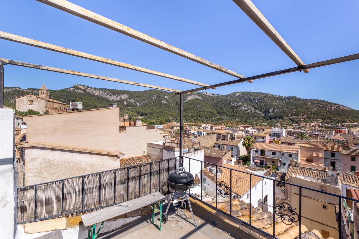 INVESTMENT: Authentic town house in Andratx Village