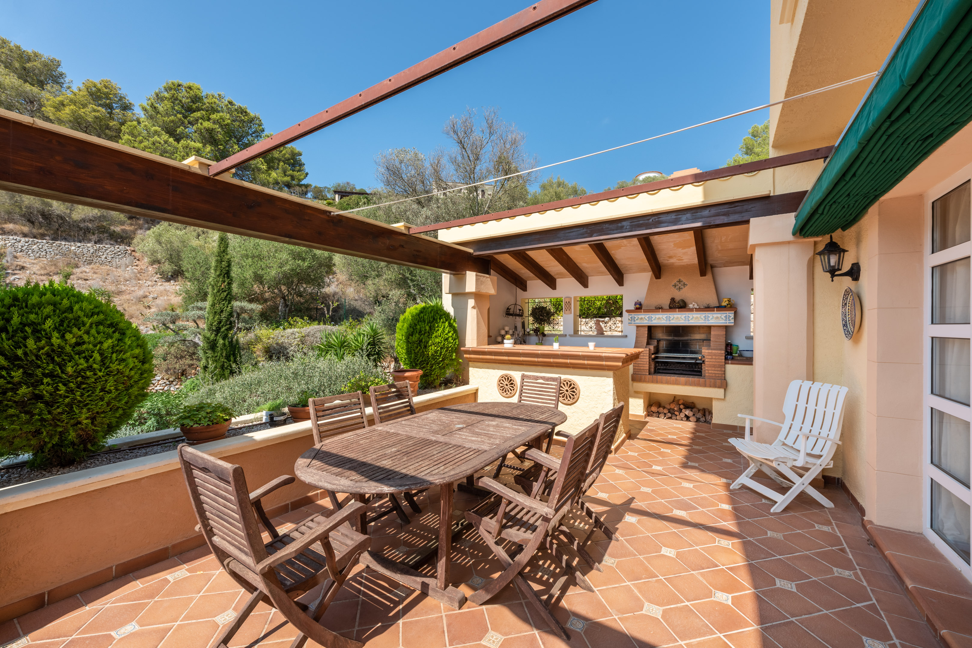 Cozy country house in Son Font with panoramic sea views