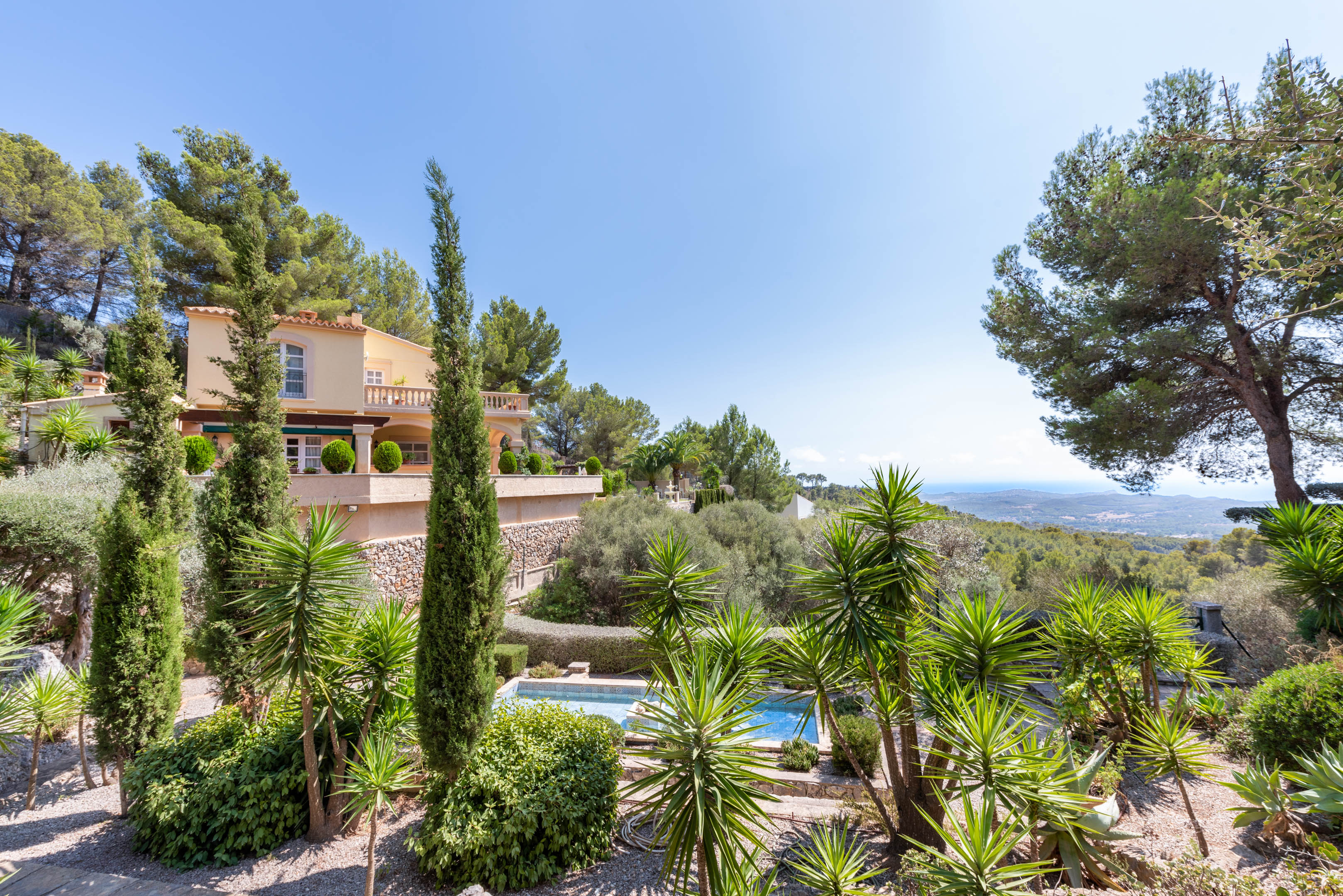 Cozy country house in Son Font with panoramic sea views