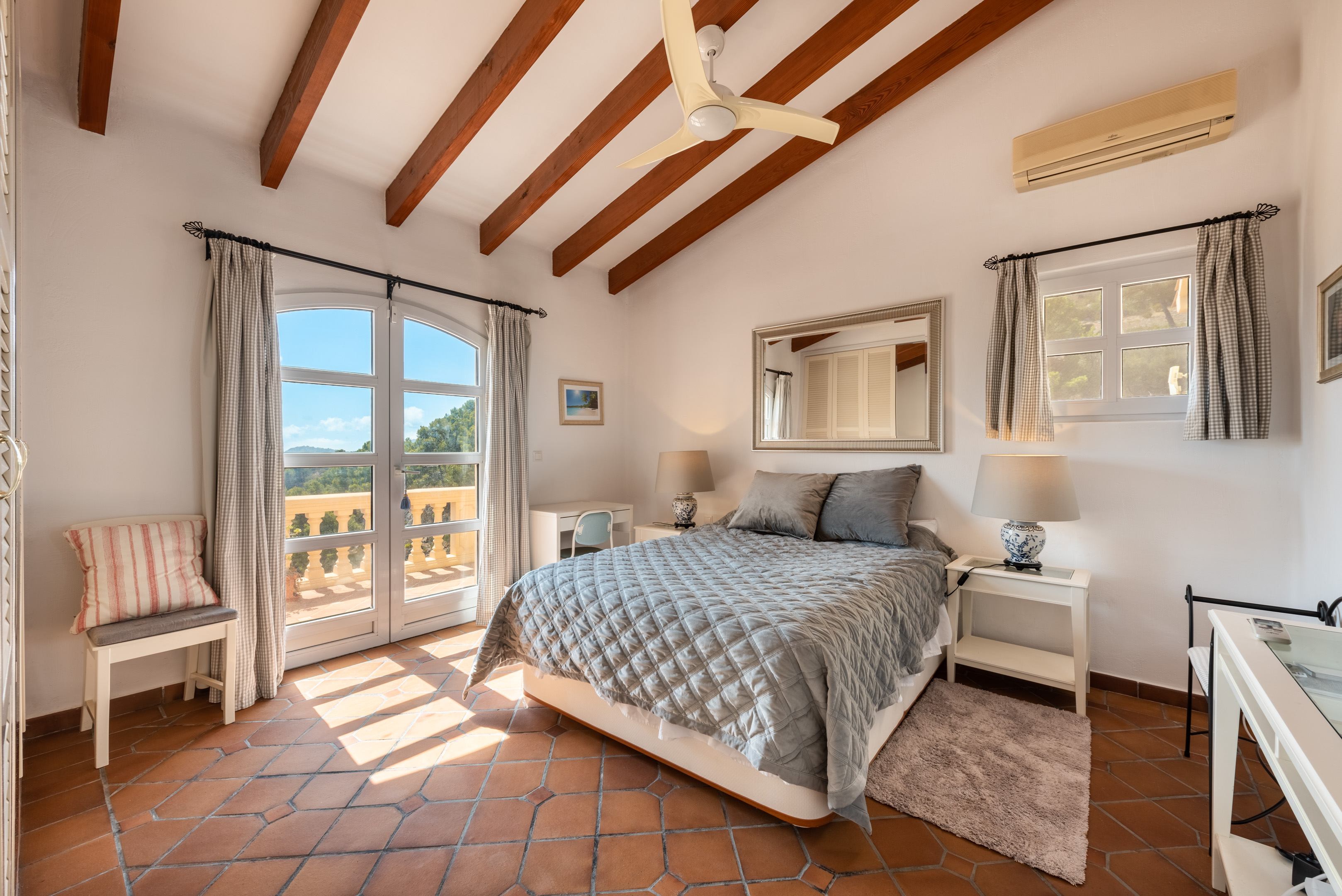 Cozy country house in Son Font with panoramic sea views