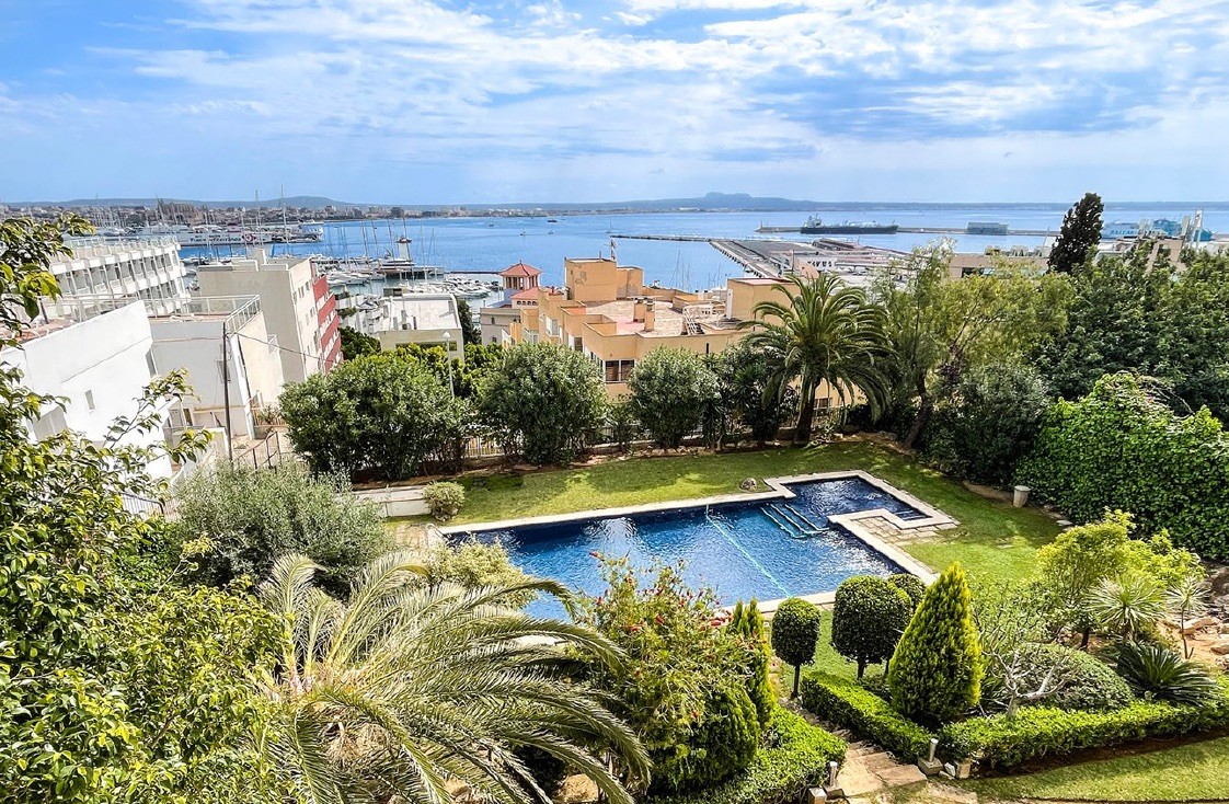 Investment: refurbished apartment in Palma - Bonanova