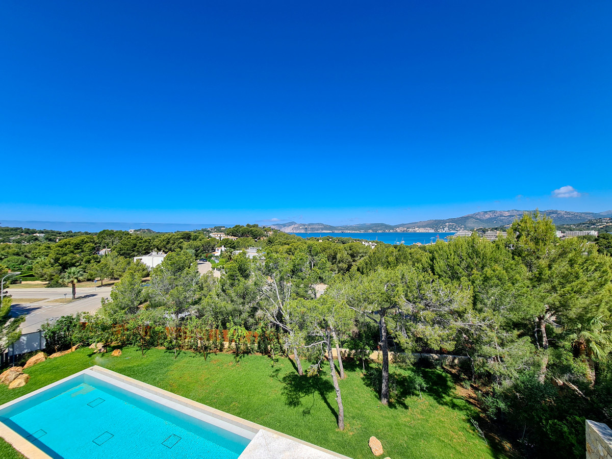Spectacular modern style villa Santa Ponsa