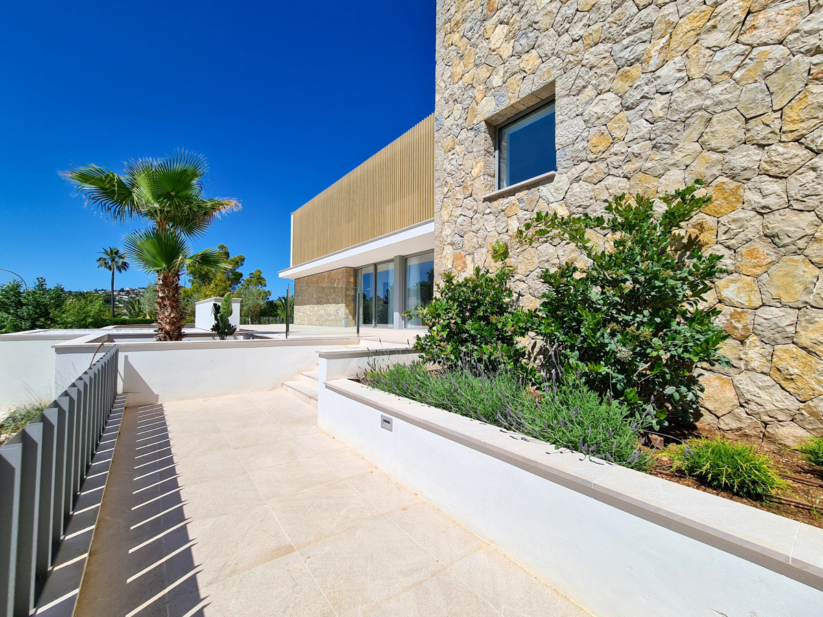 Spectacular modern style villa Santa Ponsa