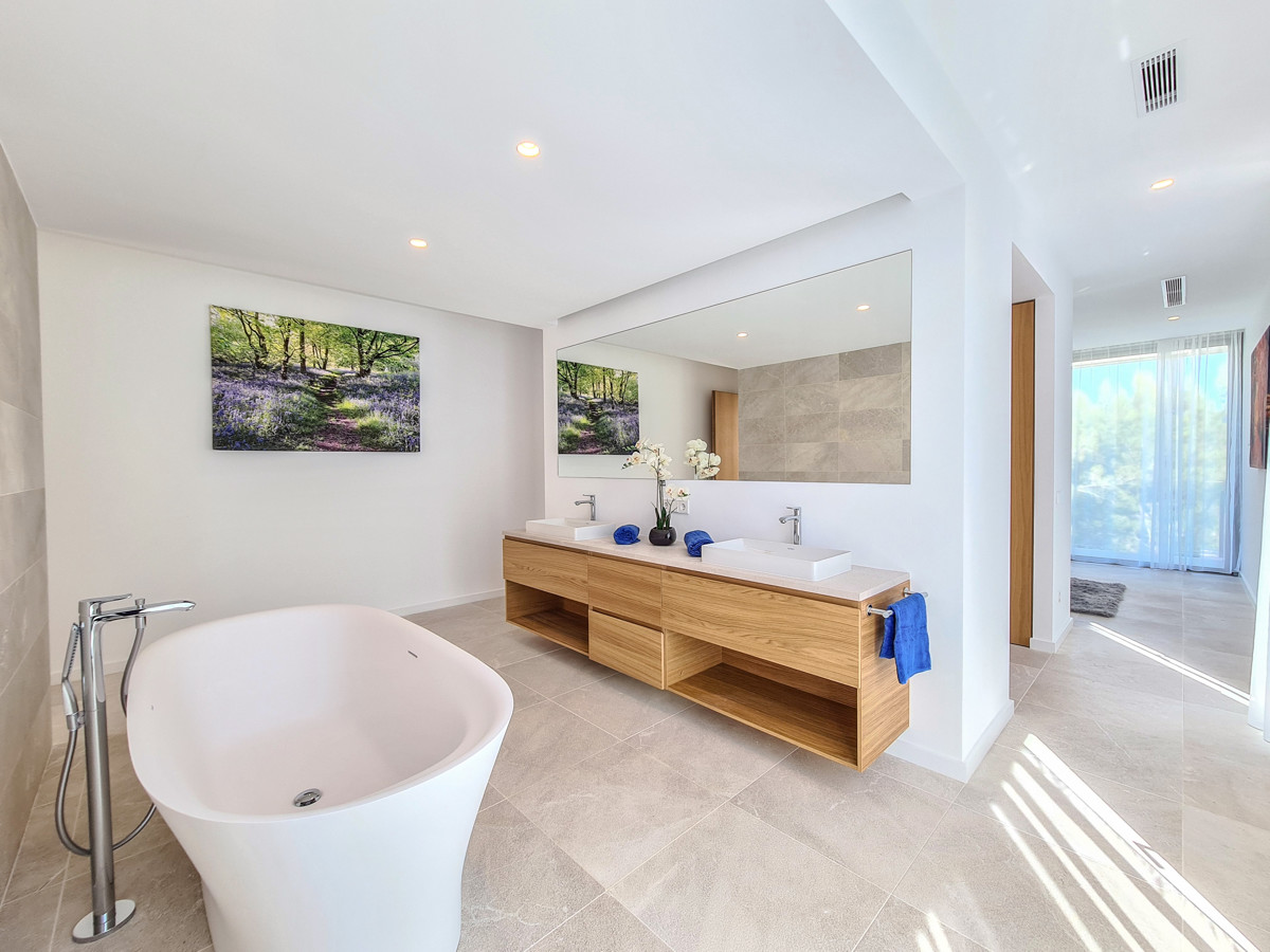 Spectacular modern style villa Santa Ponsa