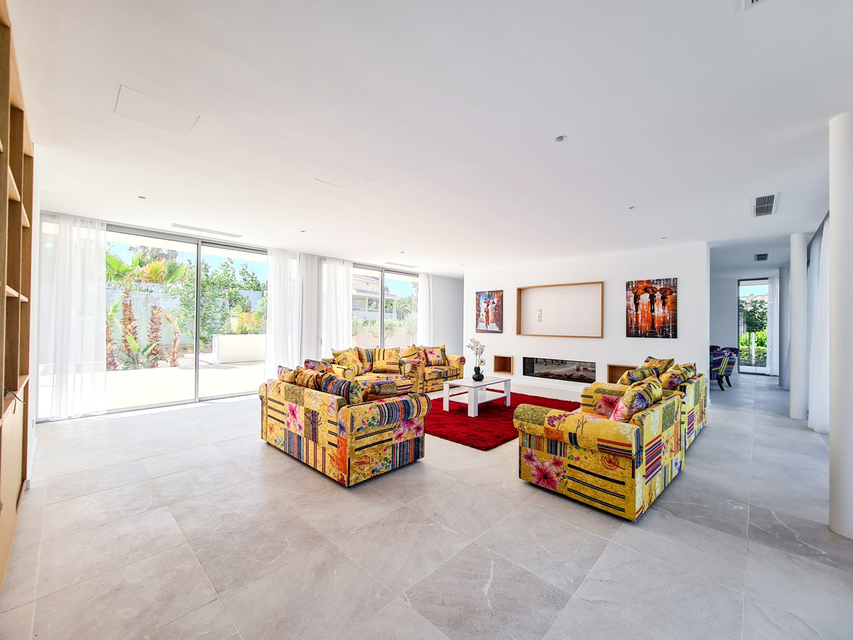 Spectacular modern style villa Santa Ponsa