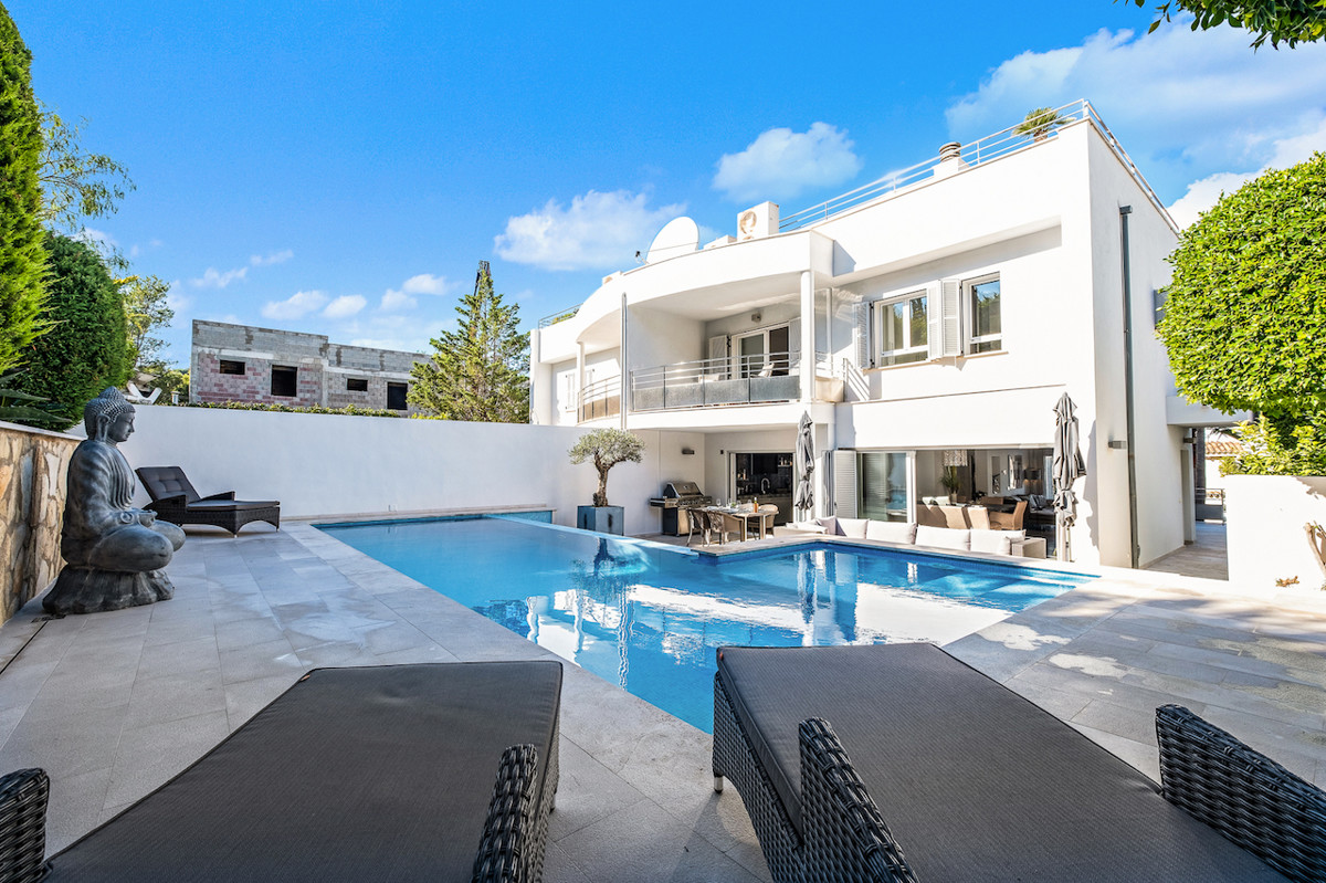 AMAZING: semi-detached house in Puerto Andratx