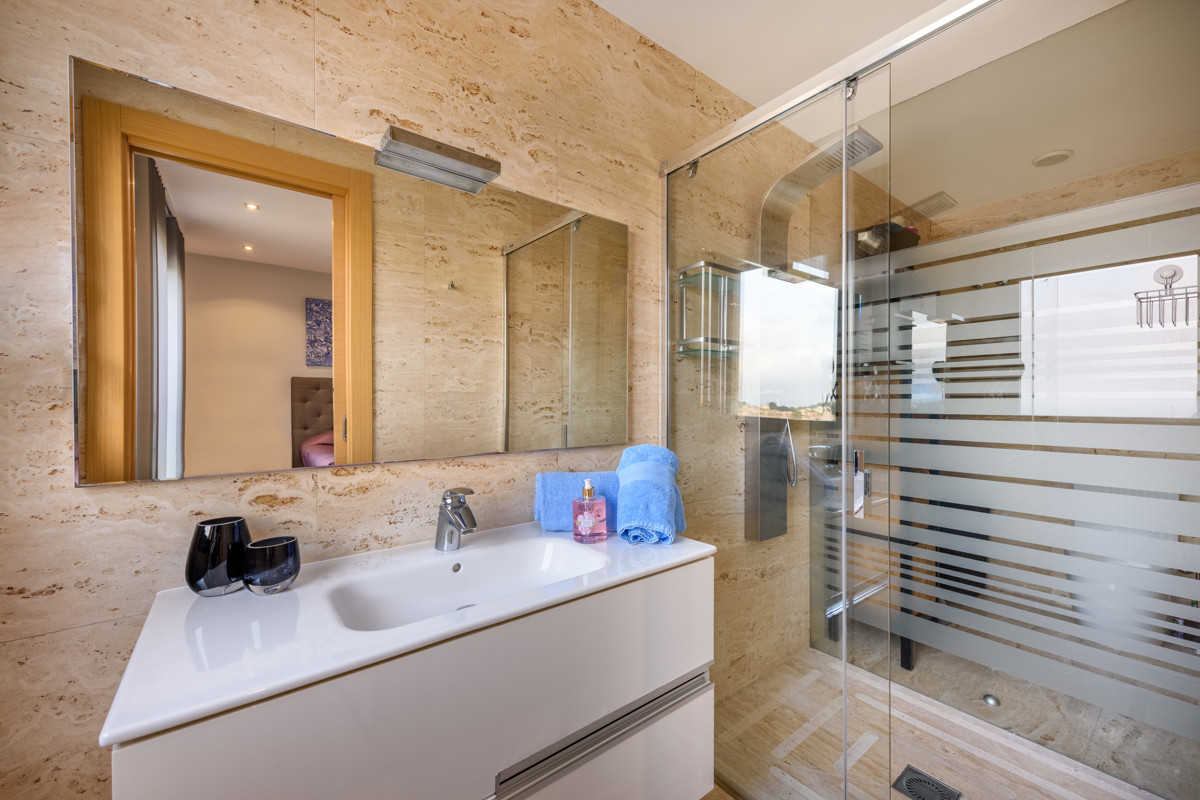  Stunning town house with sea views Genova Palma 