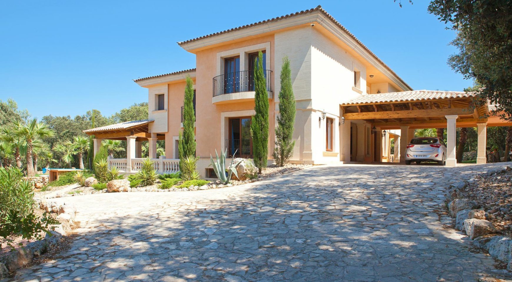 Breathtaking country home in idyllic location