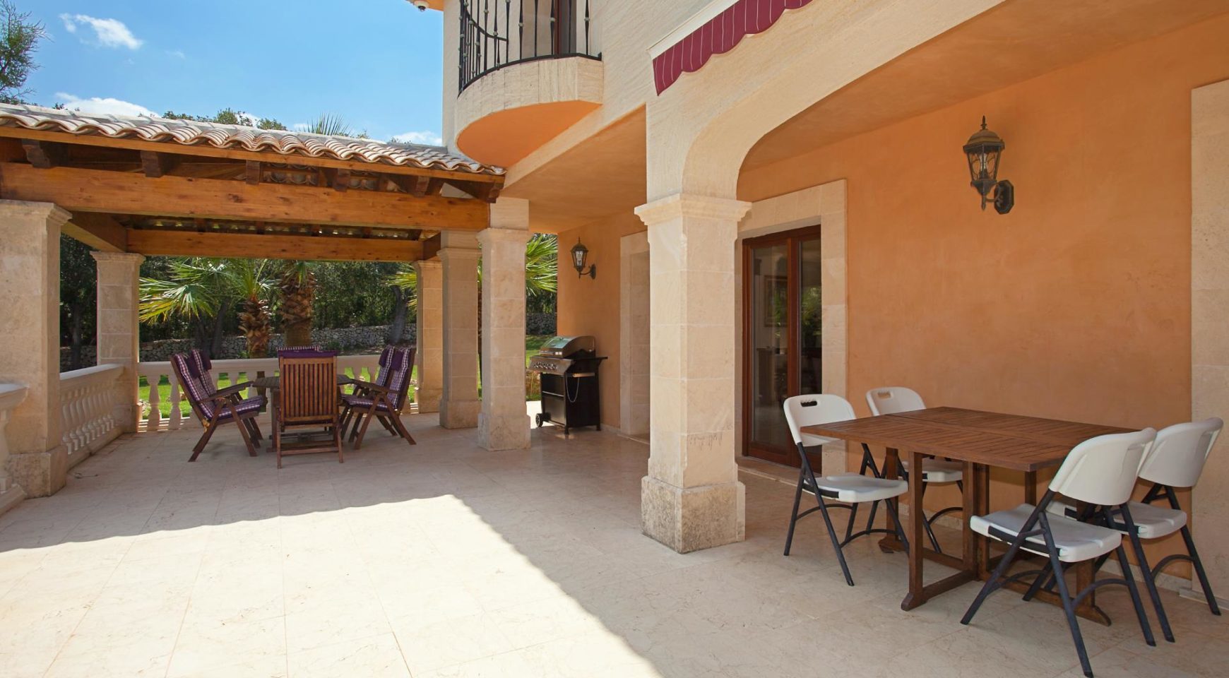 Breathtaking country home in idyllic location