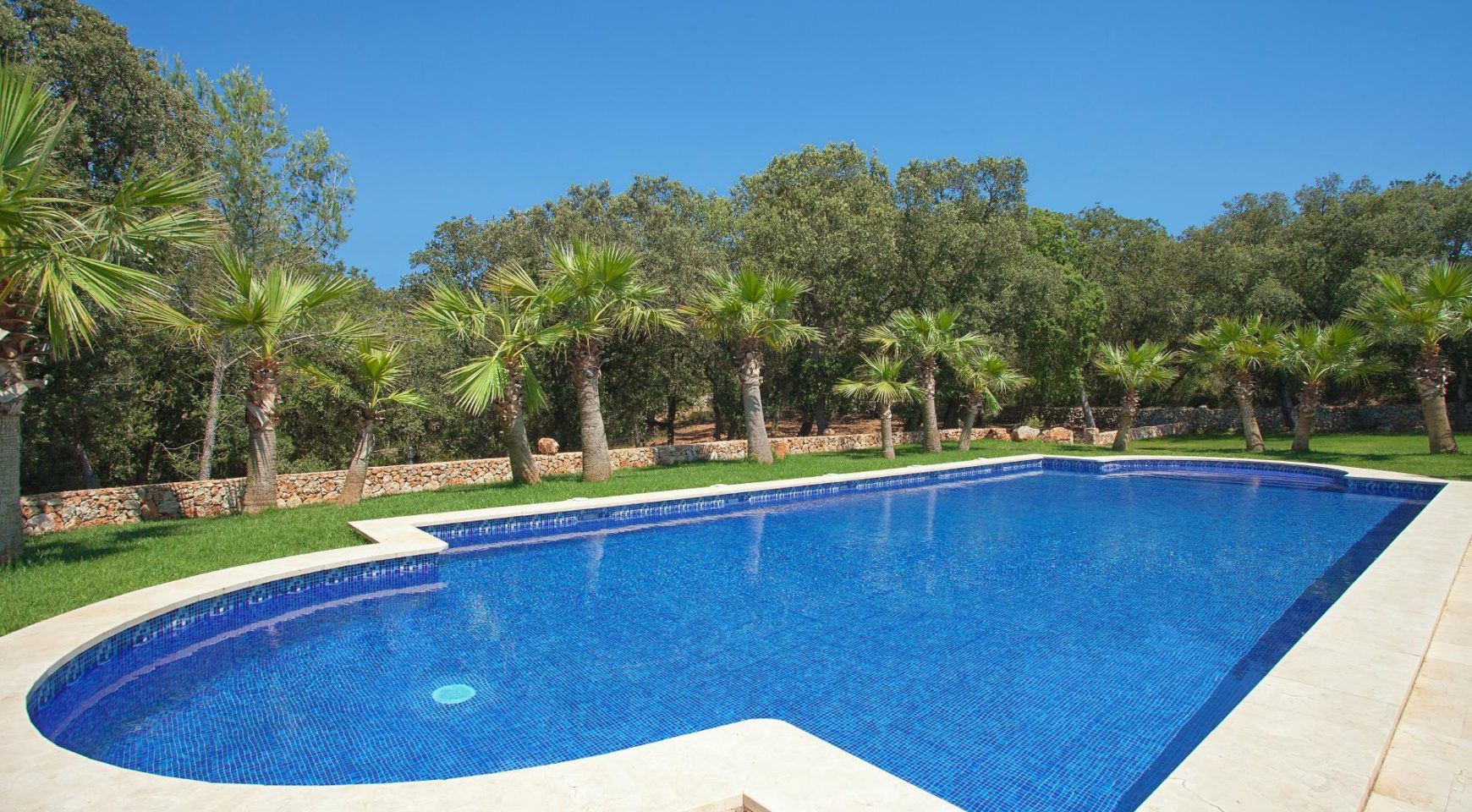 Breathtaking country home in idyllic location