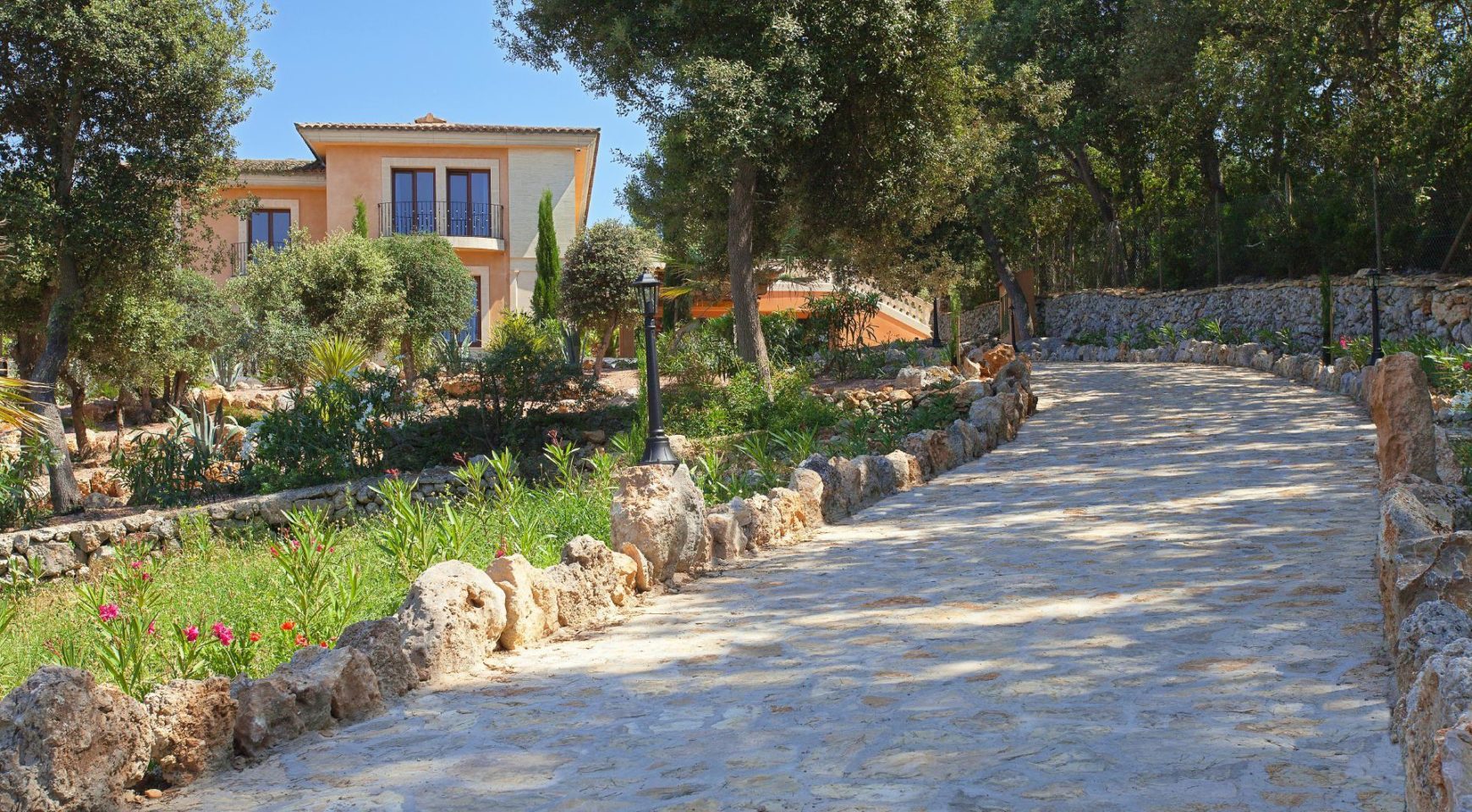 Breathtaking country home in idyllic location