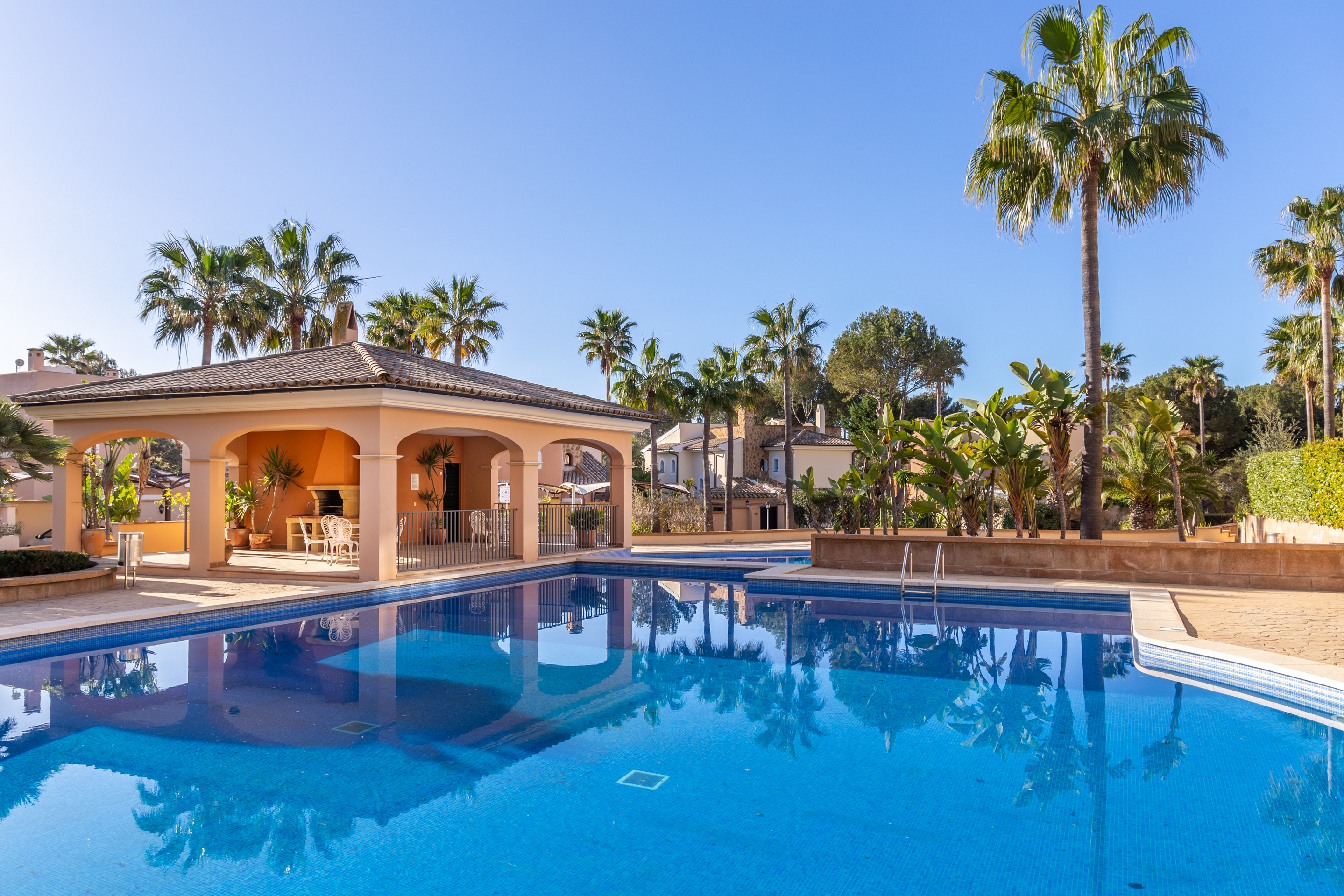 Spacious penthouse in a luxury Golf residence in Nova Santa Ponsa