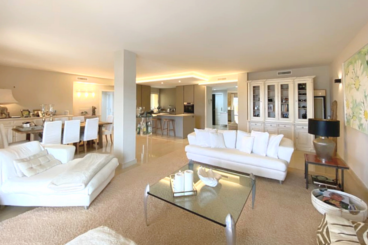 Spacious penthouse in a luxury Golf residence in Nova Santa Ponsa