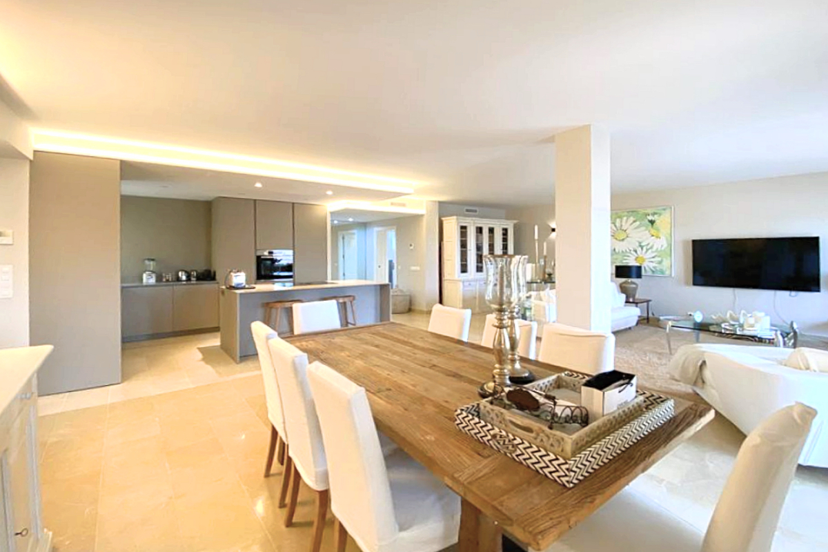 Spacious penthouse in a luxury Golf residence in Nova Santa Ponsa