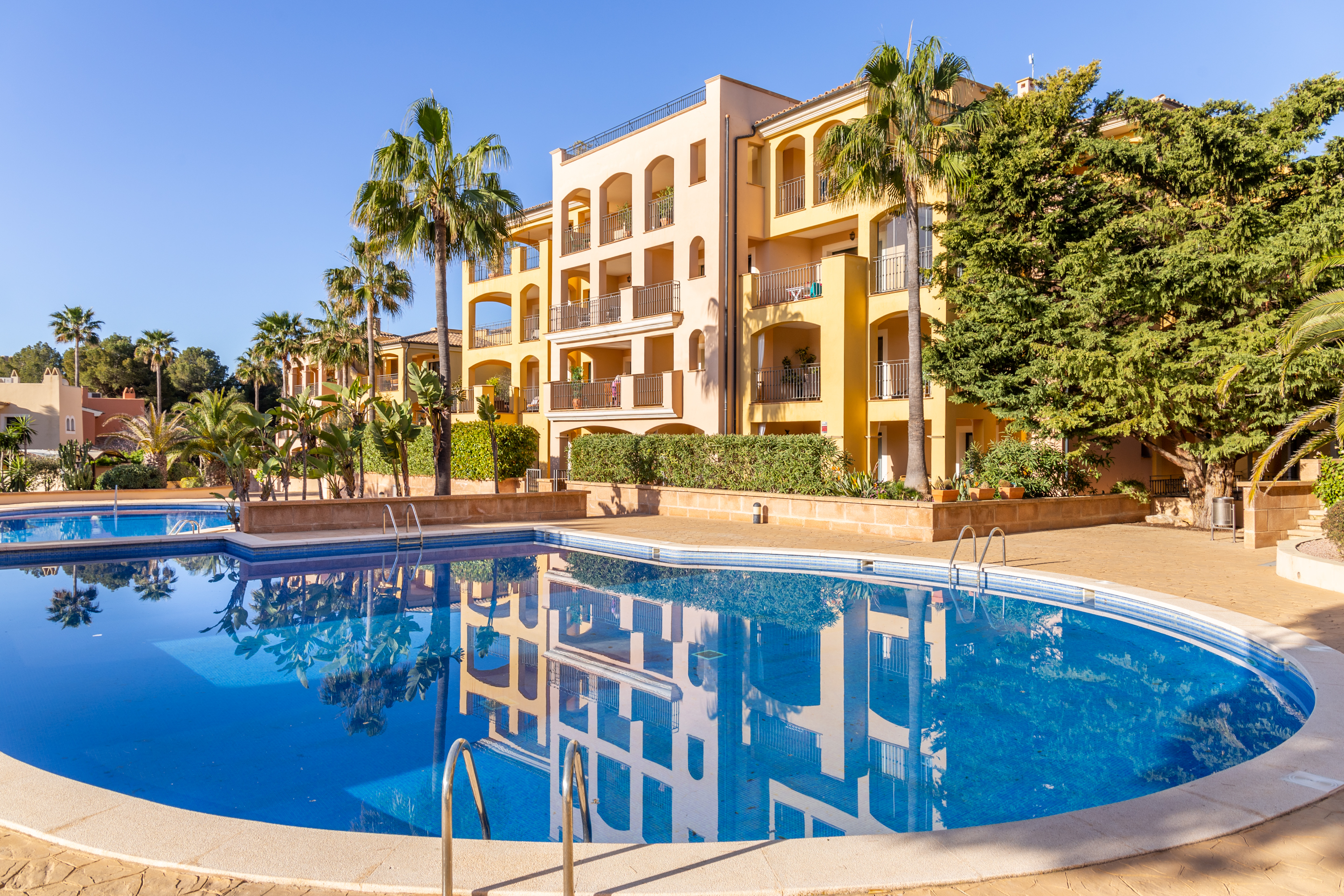 Spacious penthouse in a luxury Golf residence in Nova Santa Ponsa