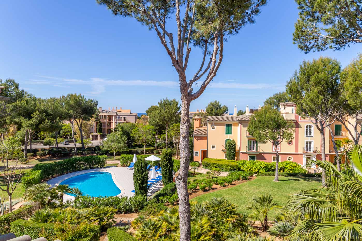 Corner town house in Las Adelfas Nova Santa Ponsa