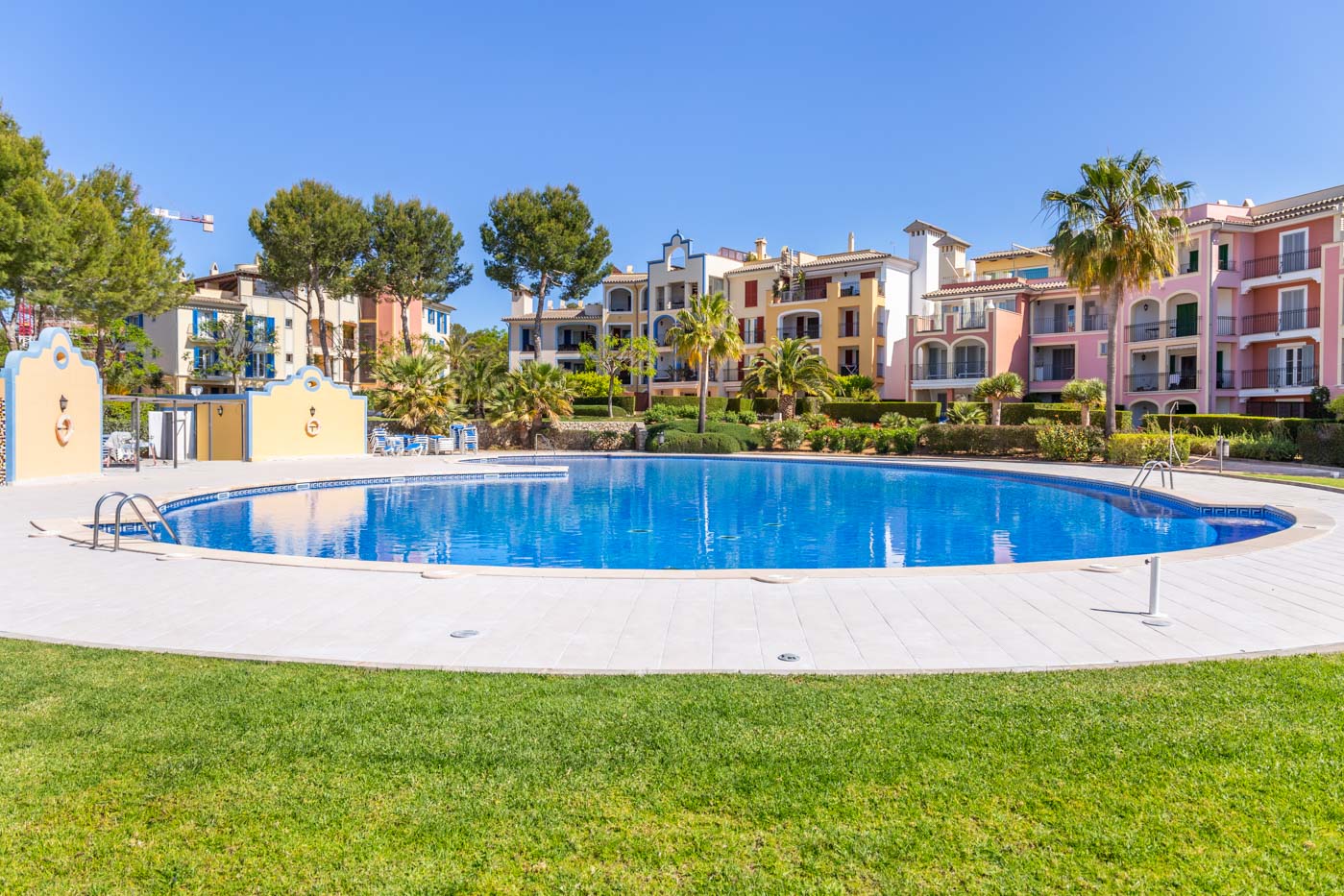 Corner town house in Las Adelfas Nova Santa Ponsa