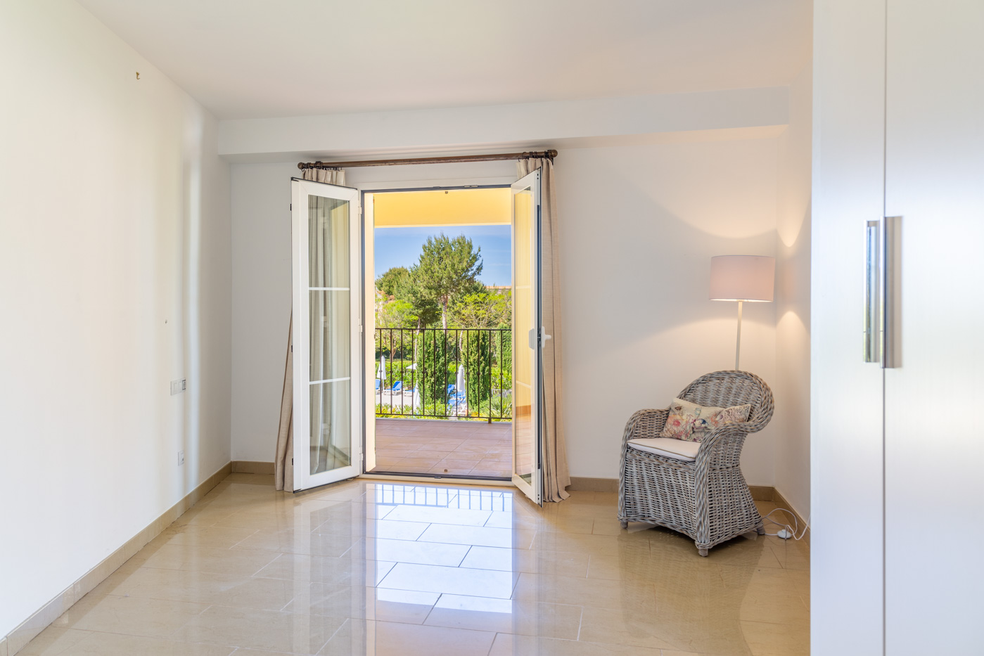Corner town house in Las Adelfas Nova Santa Ponsa