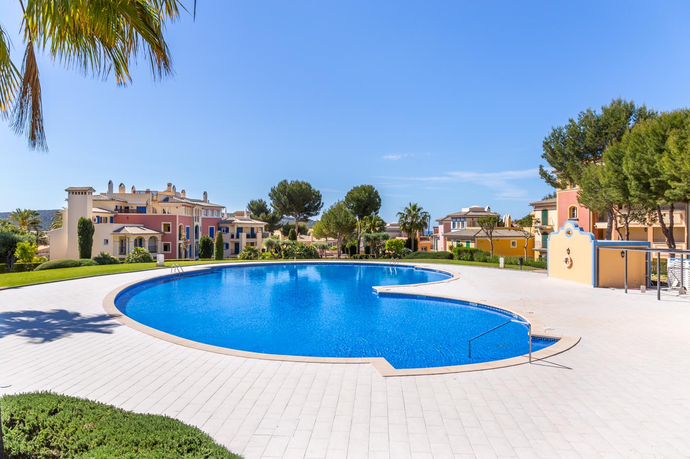Corner town house in Las Adelfas Nova Santa Ponsa