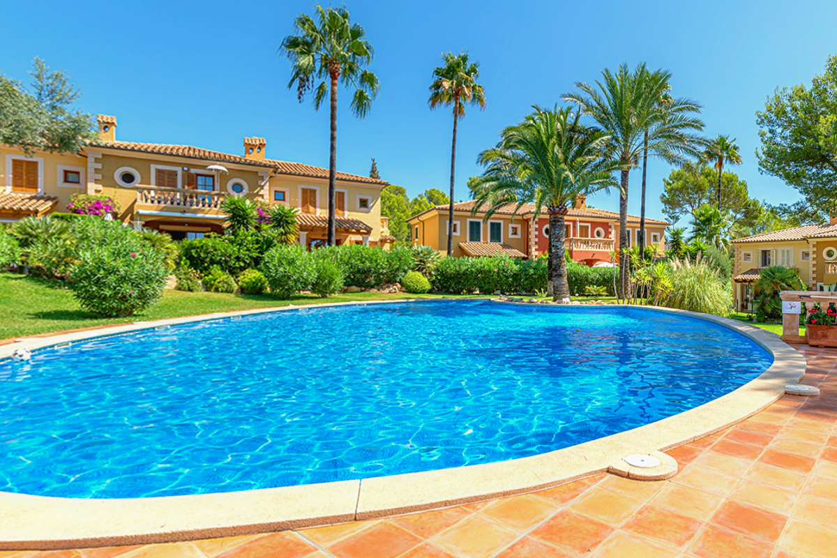 Townhouse in a beautiful residential community in Santa Ponsa