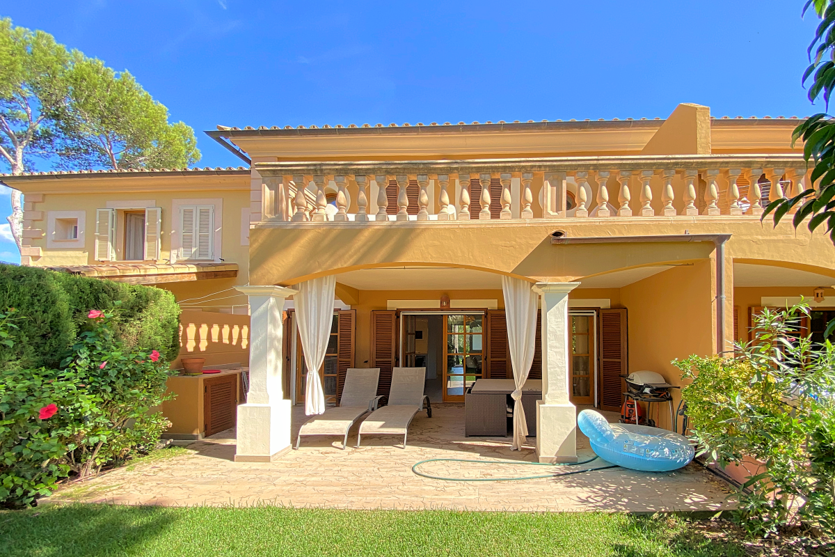 Townhouse in a beautiful residential community in Santa Ponsa
