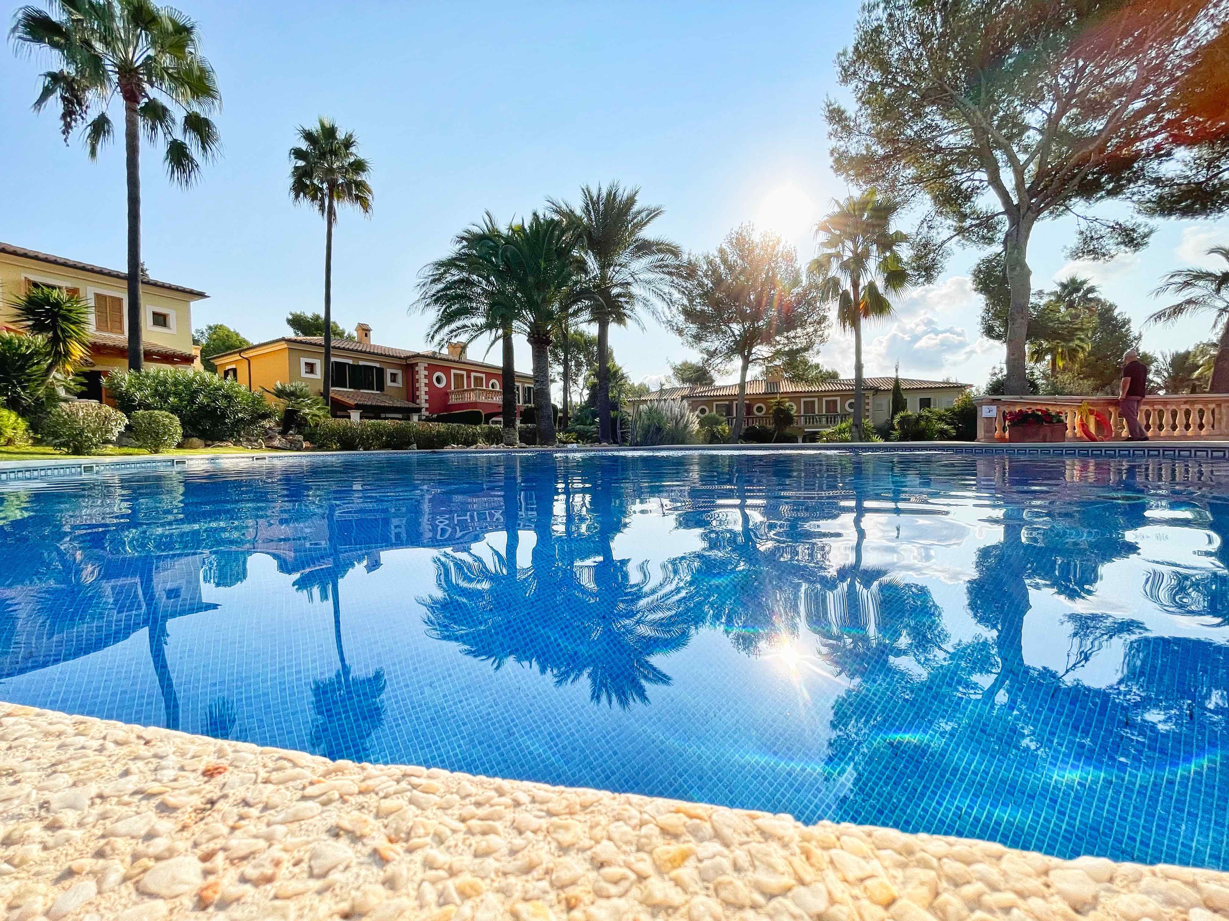 Townhouse in a beautiful residential community in Santa Ponsa