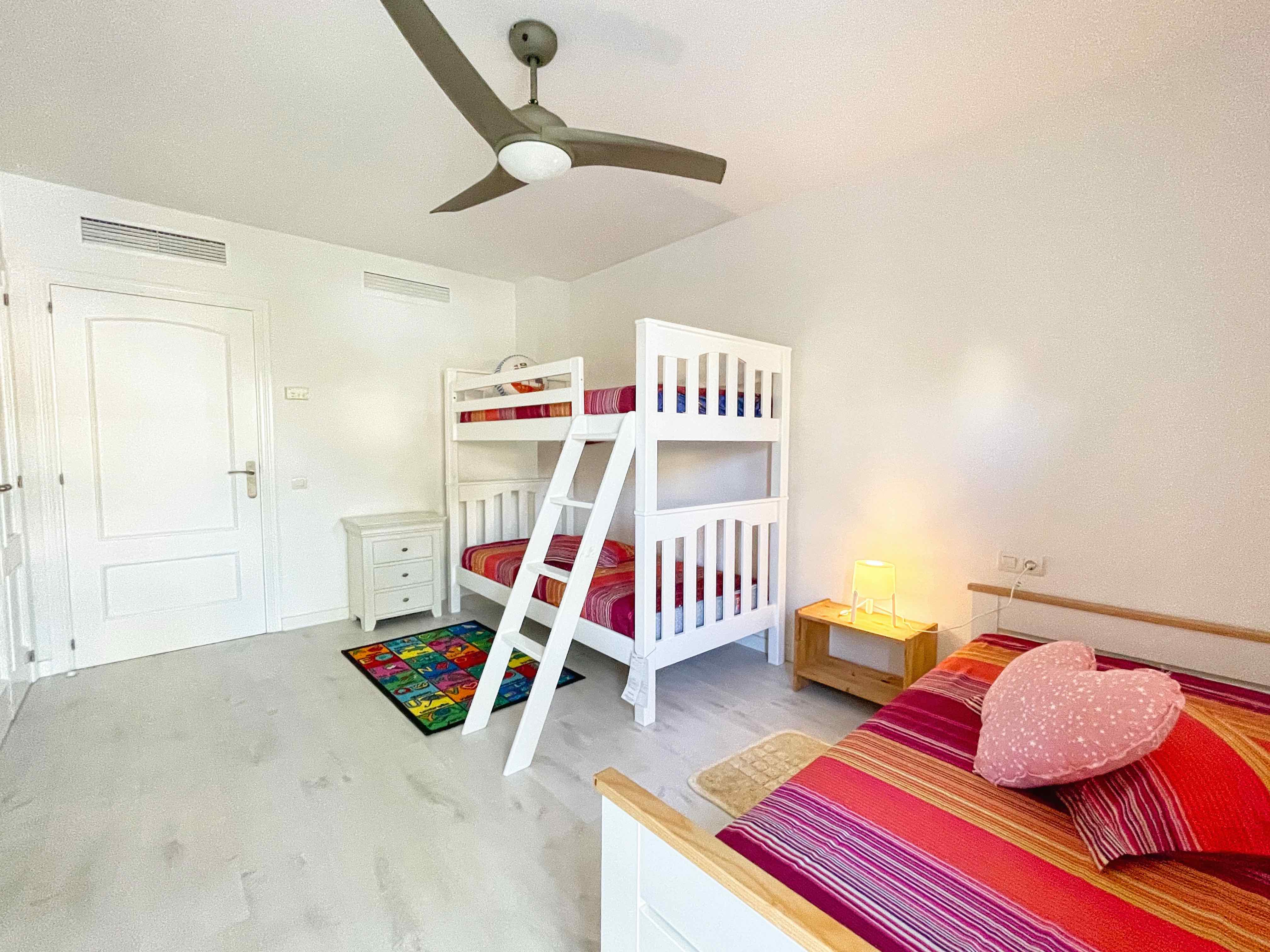 Townhouse in a beautiful residential community in Santa Ponsa