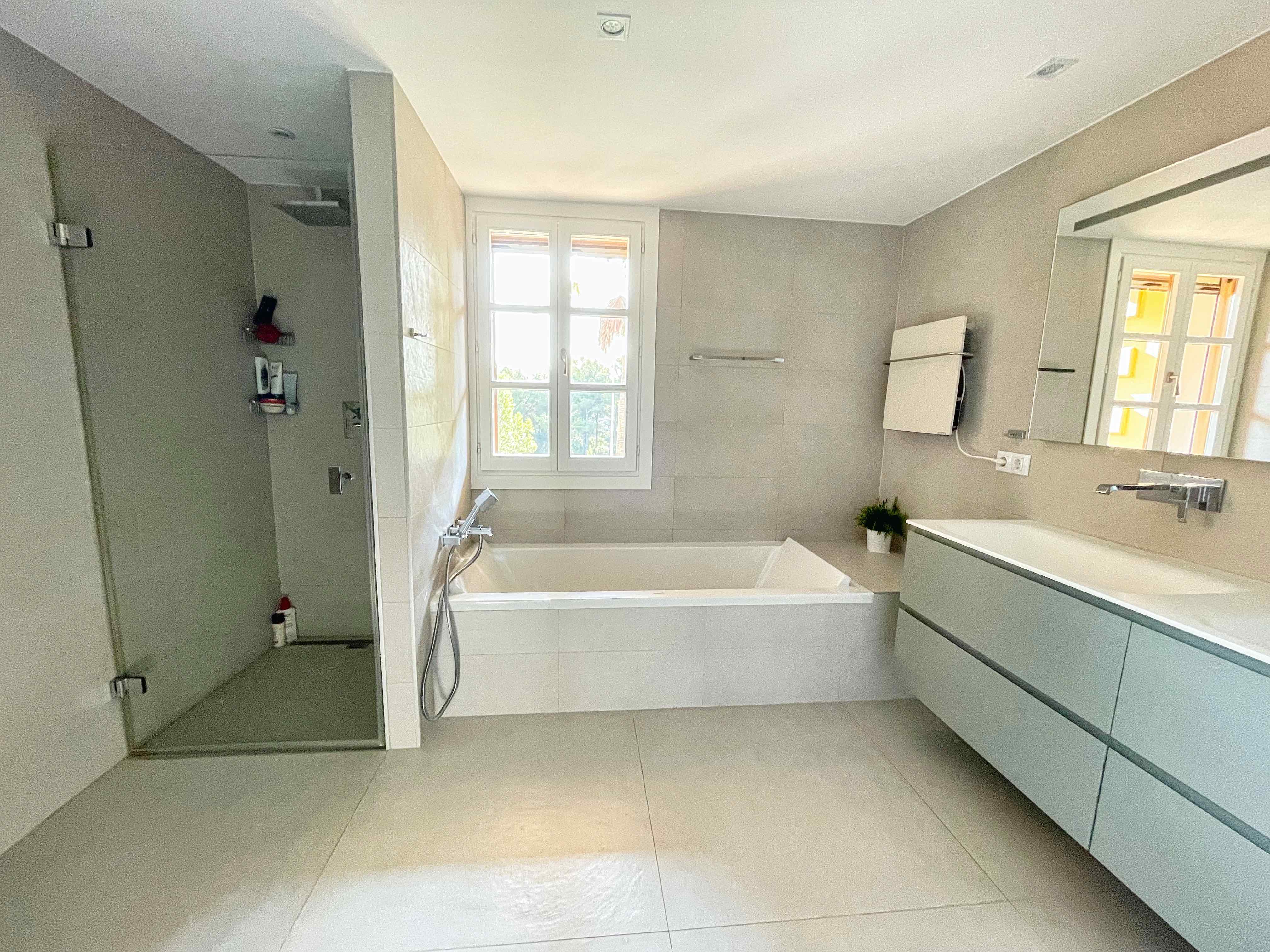 Townhouse in a beautiful residential community in Santa Ponsa