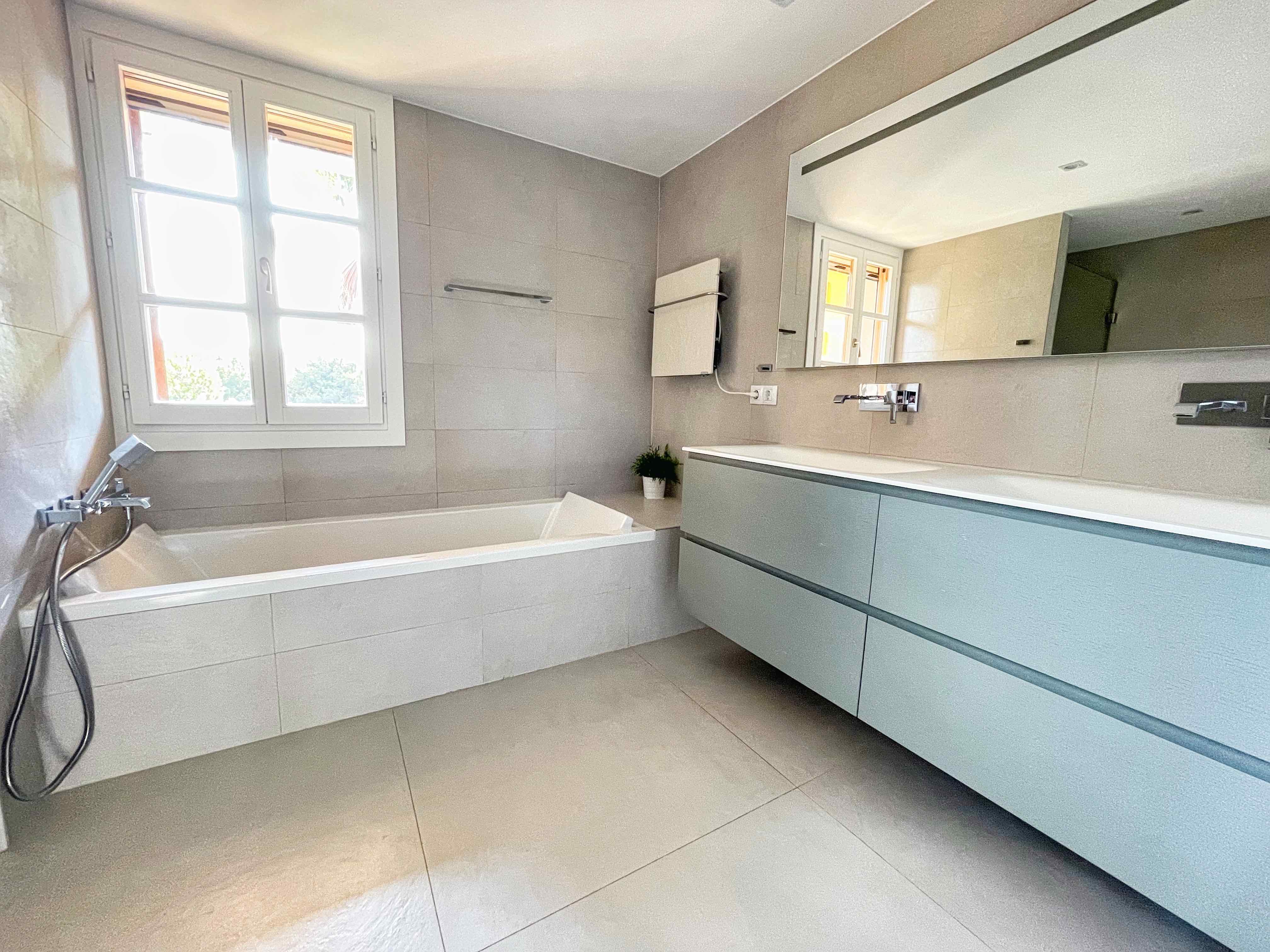 Townhouse in a beautiful residential community in Santa Ponsa