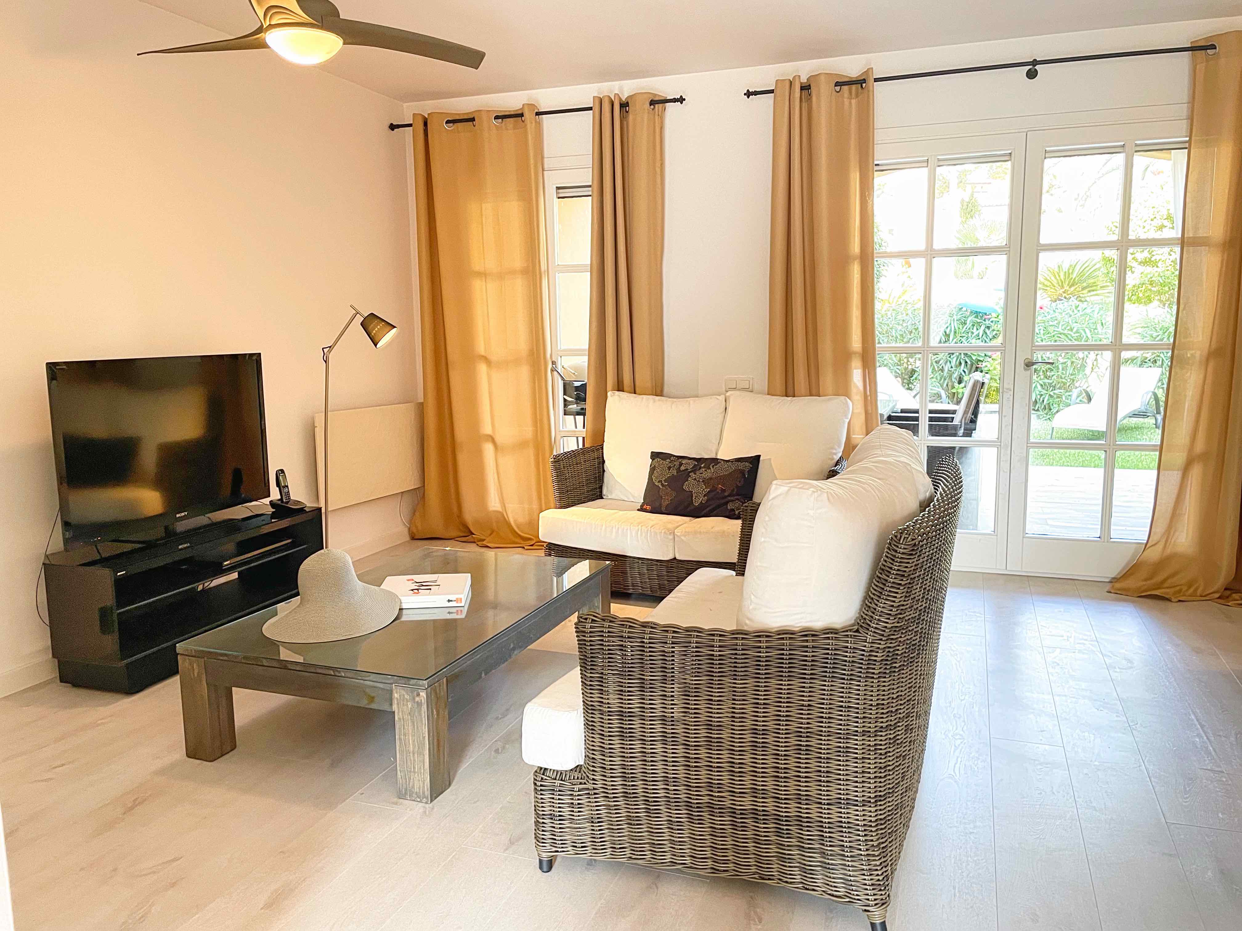 Townhouse in a beautiful residential community in Santa Ponsa