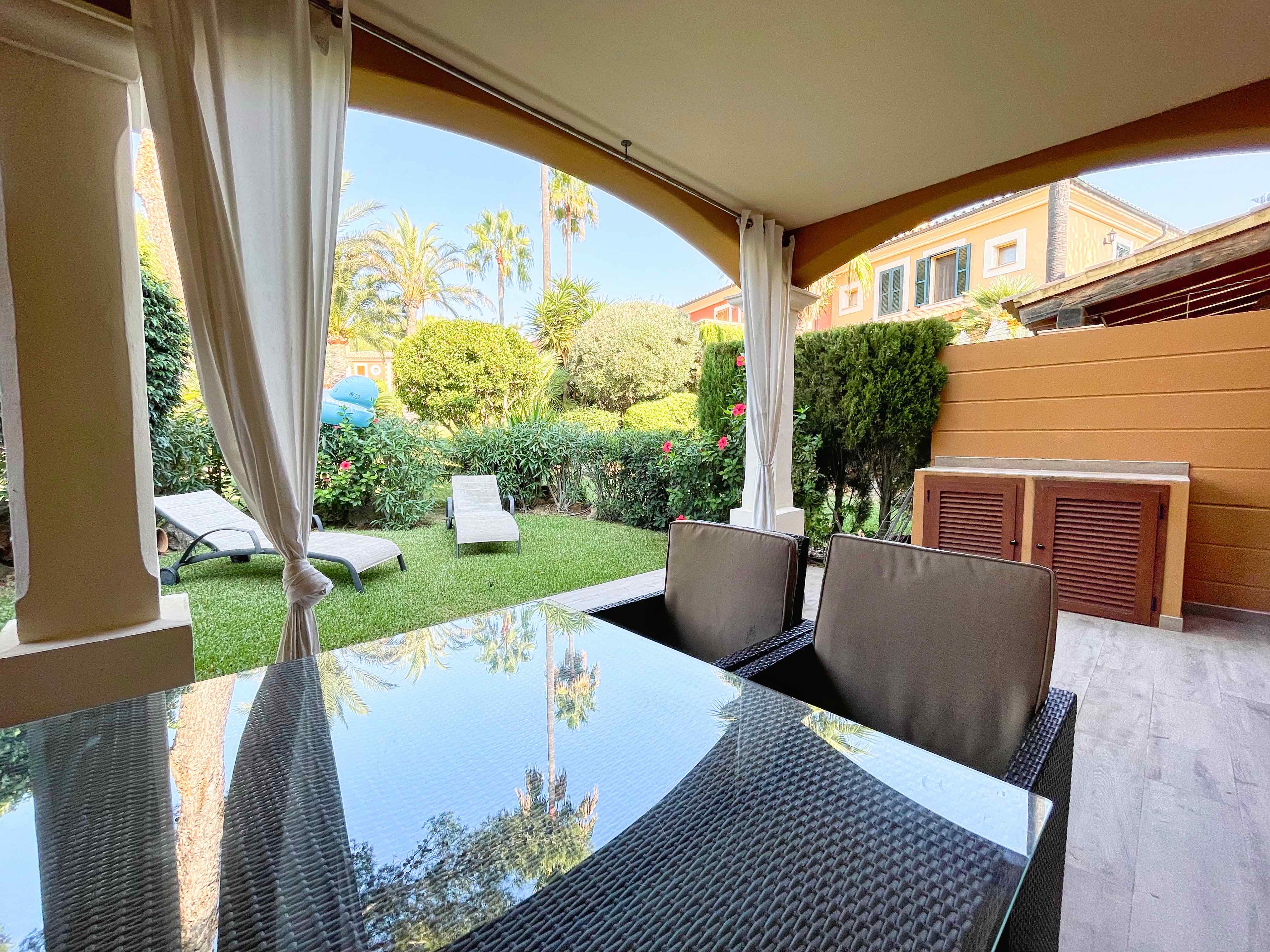 Townhouse in a beautiful residential community in Santa Ponsa