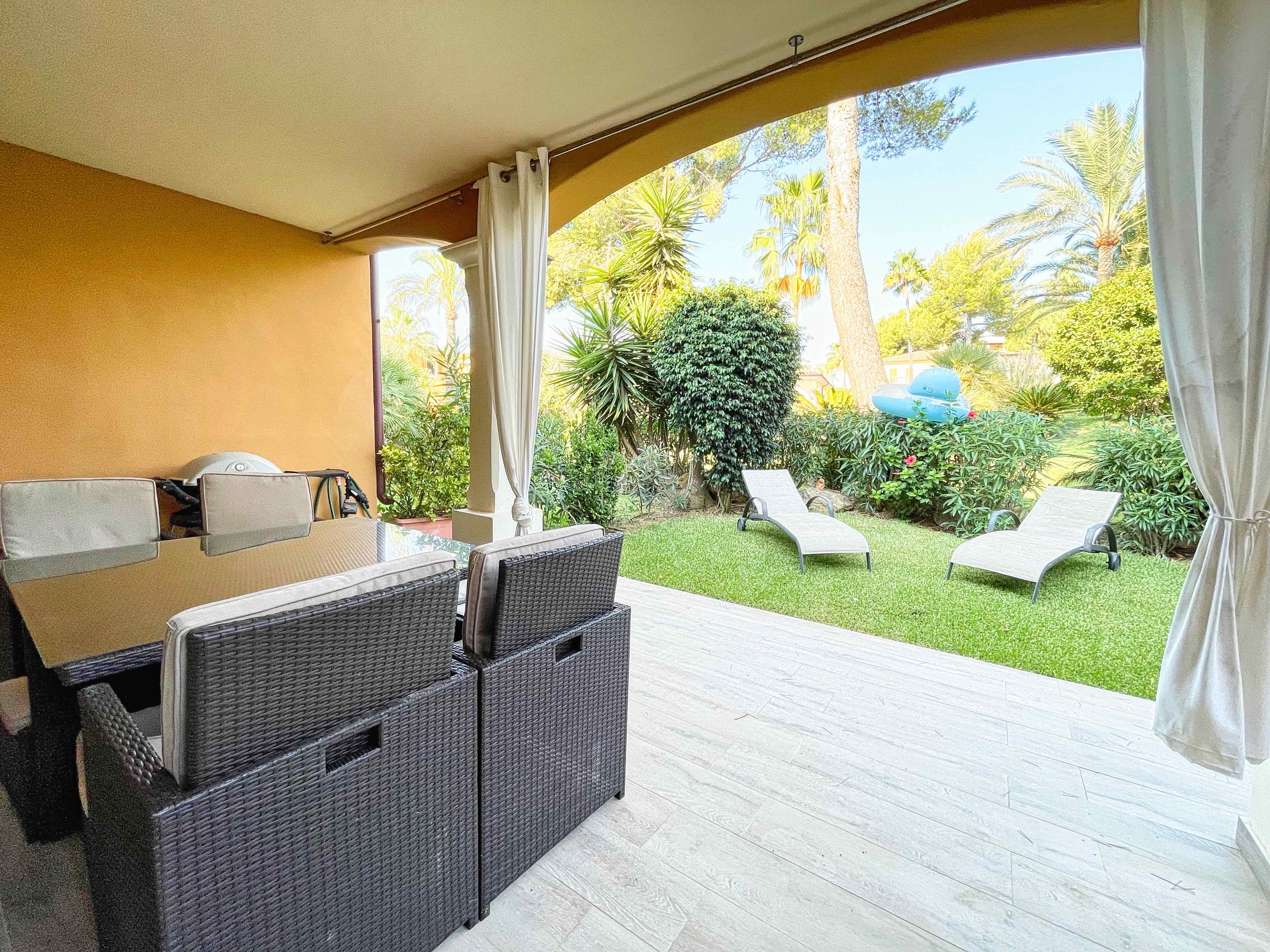 Townhouse in a beautiful residential community in Santa Ponsa