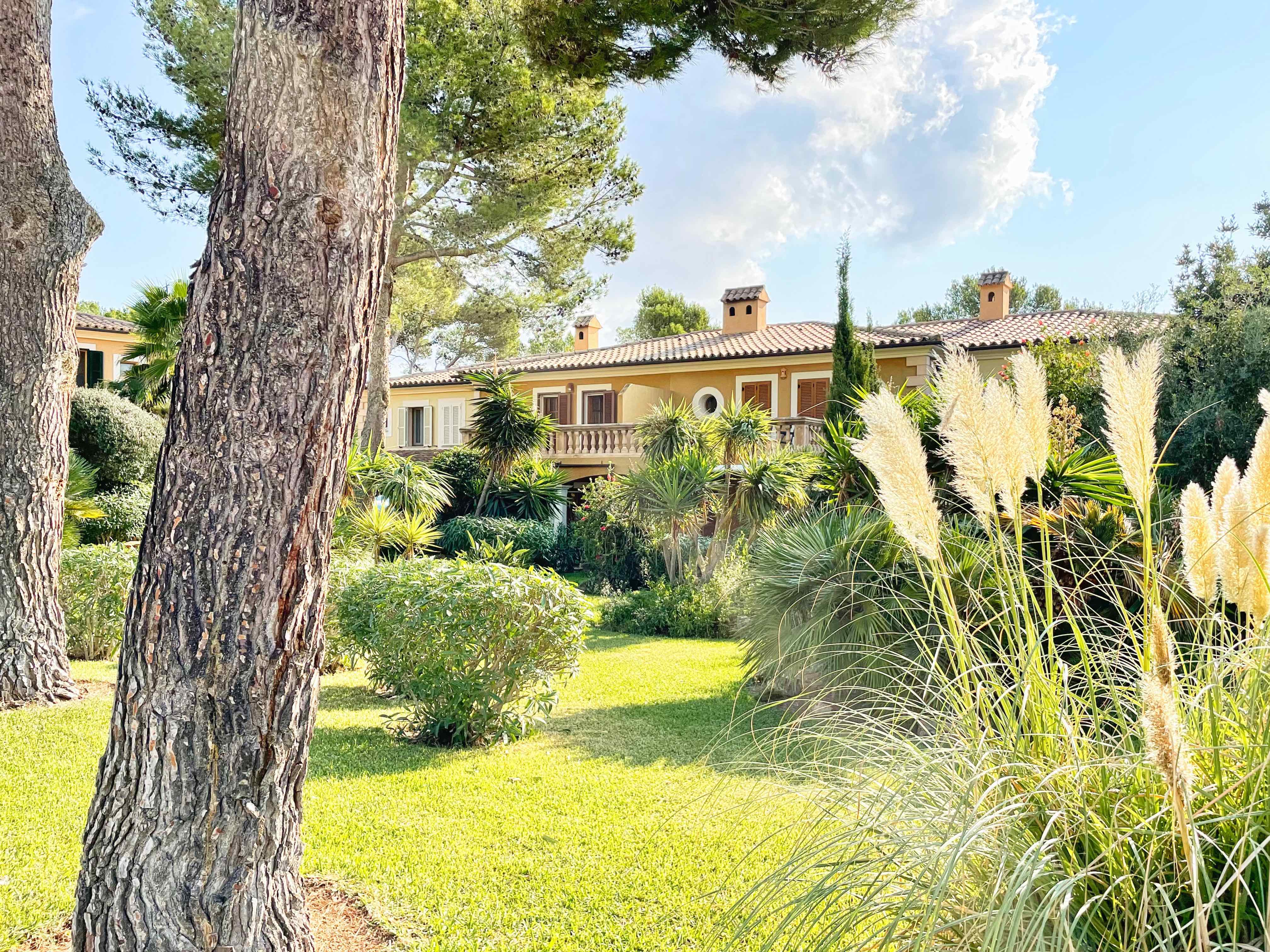 Townhouse in a beautiful residential community in Santa Ponsa