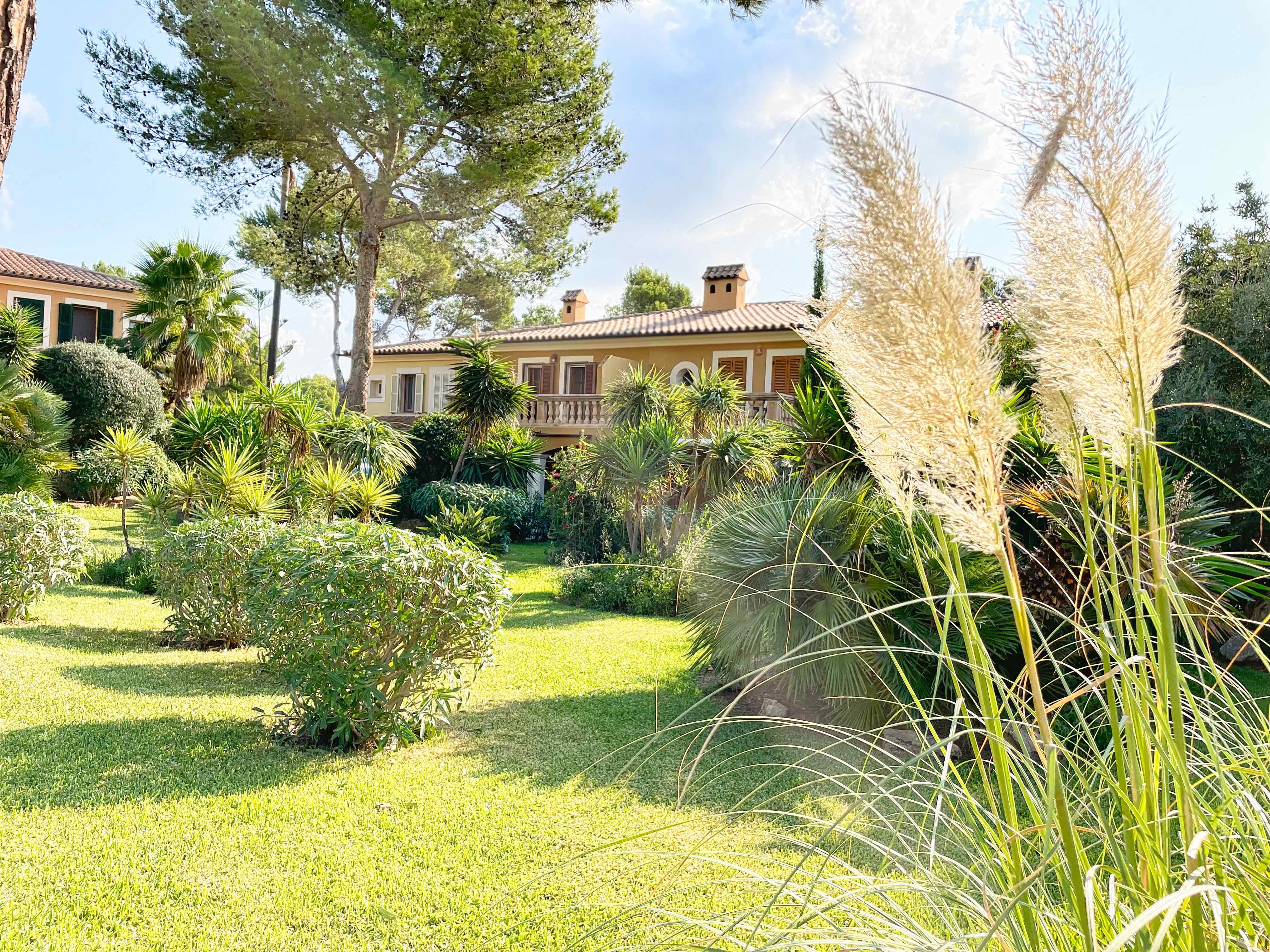 Townhouse in a beautiful residential community in Santa Ponsa