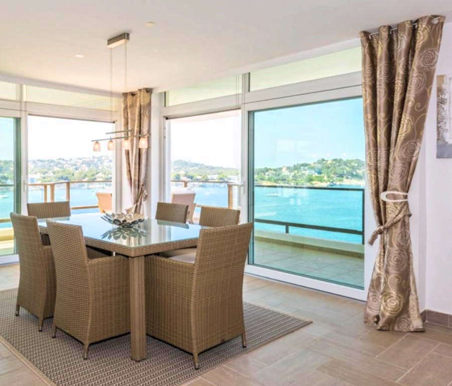 Spacious apartment in sea front of Santa Ponsa