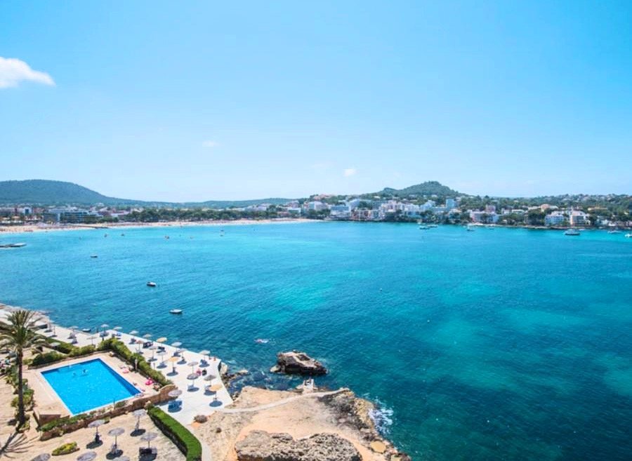 Spacious apartment in sea front of Santa Ponsa