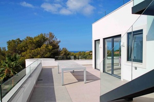 Exclusive villa in Nova Santa Ponsa with sea views