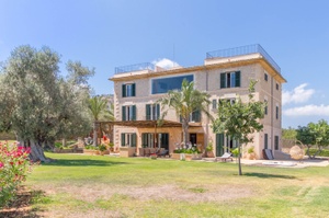 Impressing Mansion with sea views in Palma