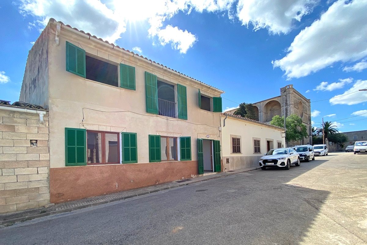 Geräumiges Dorfhaus in Petra